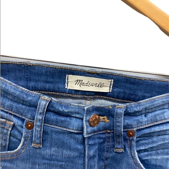 - Madewell 9” Inch High Rise Rip & Repair Edition - Picture 3 of 7
